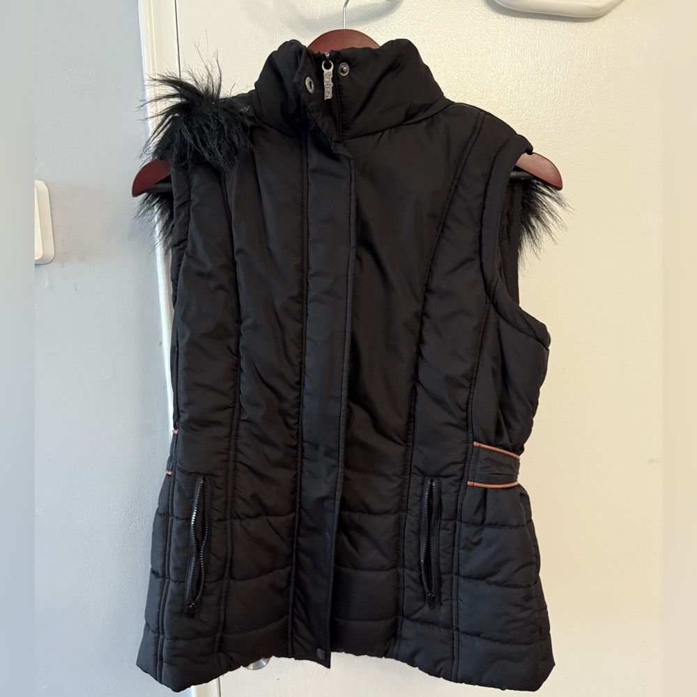 Totes Black Puffer Vest with Faux Fur Trim